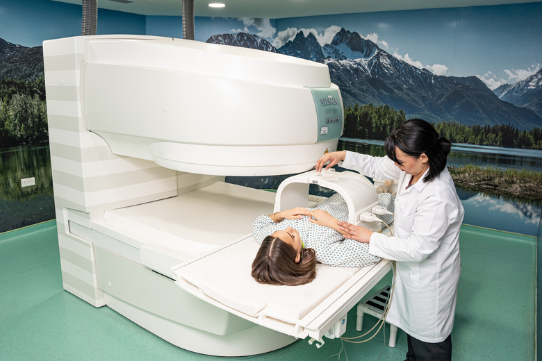 MRI Scan Dubai Clinic, magnetic resonance imaging in Polyclinic.ae