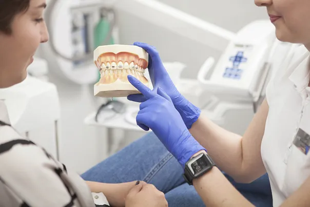Dentist_Educating.jpg